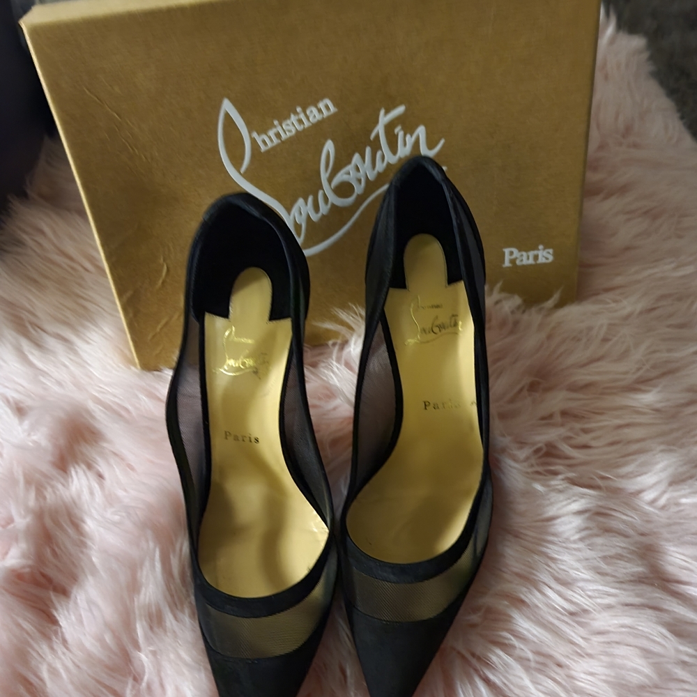 Louis Vuitton heels size 10(Red Bottom)